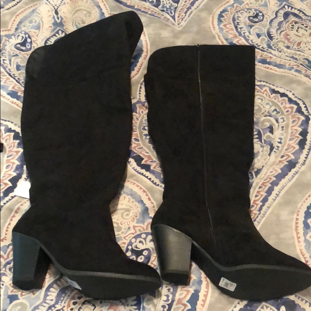 Knee wide calf boots